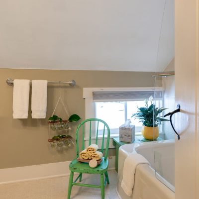 Tub in the Basic 1 Queen Bathroom