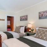 Standard 1 Queen 2 Singles Bedroom With Bathroom in Standard 1 Queen, 2 Singles Queen
