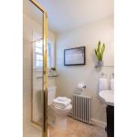 Standard 1 Queen Bathroom in Standard1 Queen