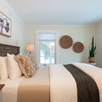 Queen Bed in Standard Queen Room